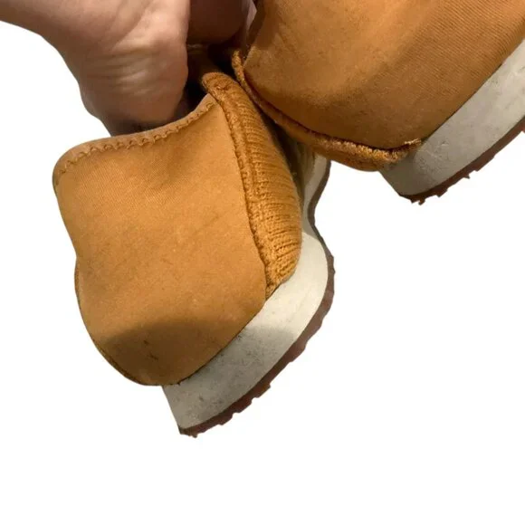 Teva ReEmber Quilted Cognac Booties - All Gender womens size 10 tan quilted shoe - Picture 3 of 5